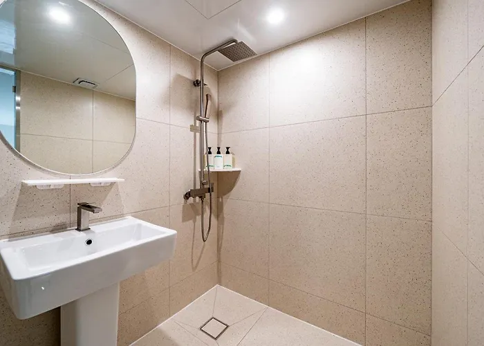 Hotel Sinchon Apl