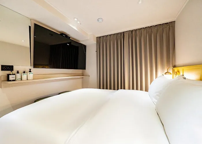 Hotel Sinchon Apl *