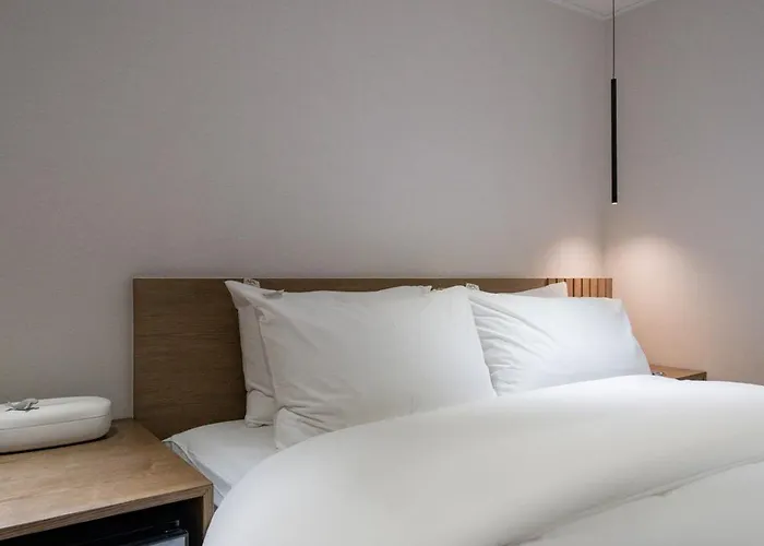 Hotel Sinchon Apl *