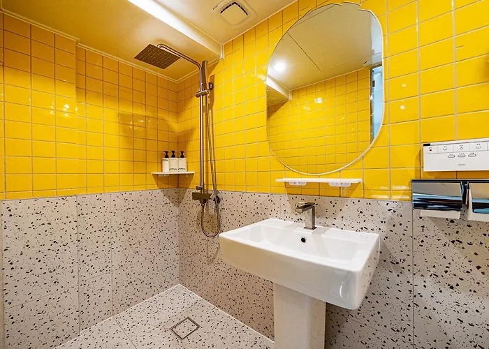 Hotel Sinchon Apl