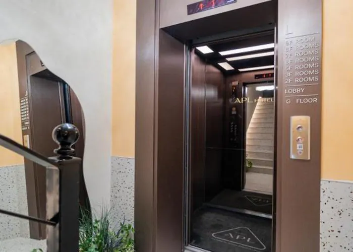 Sinchon Apl Hotel