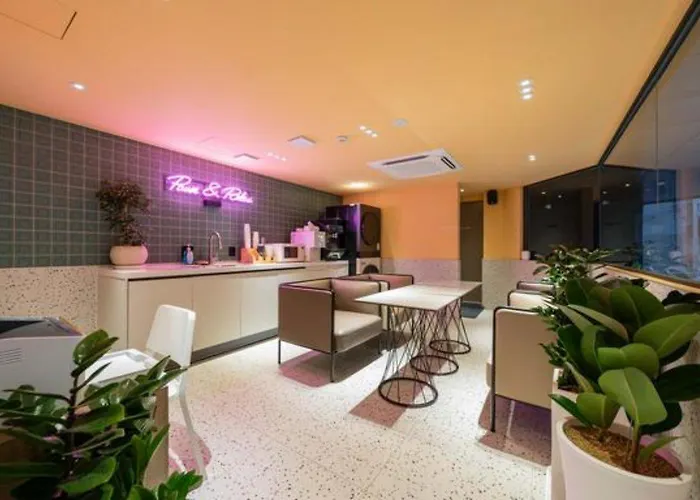 Hotel Sinchon Apl