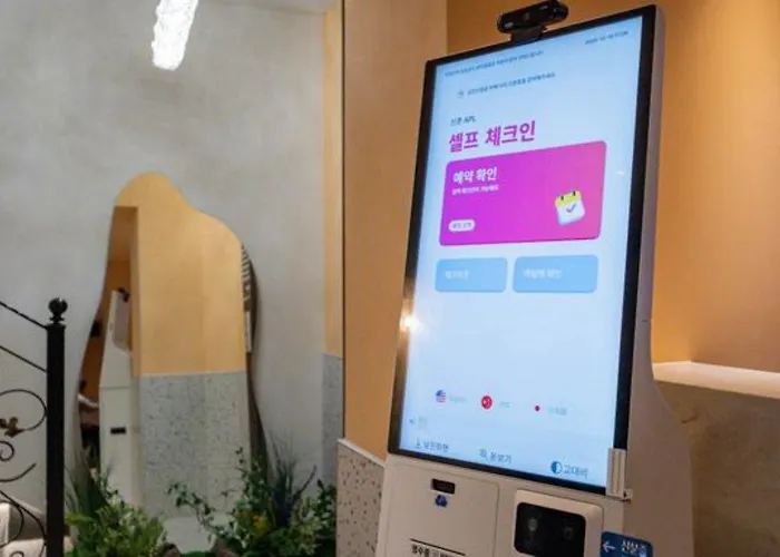 Sinchon Apl Hotel