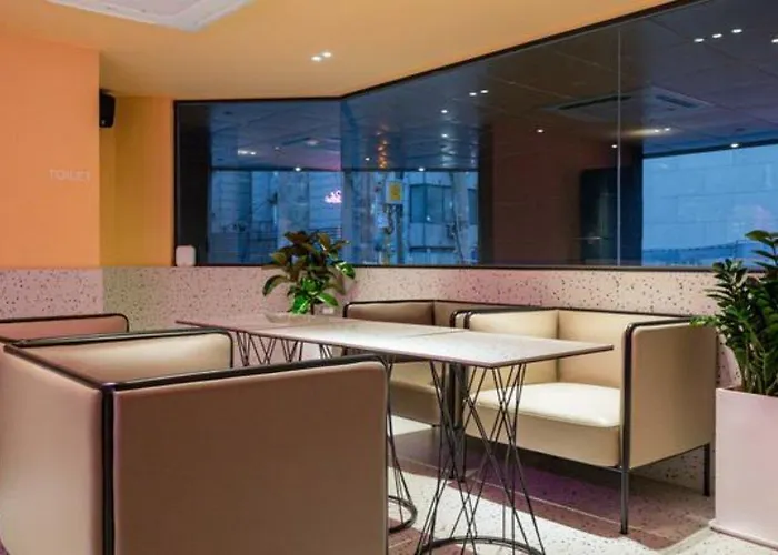 Sinchon Apl Hotel