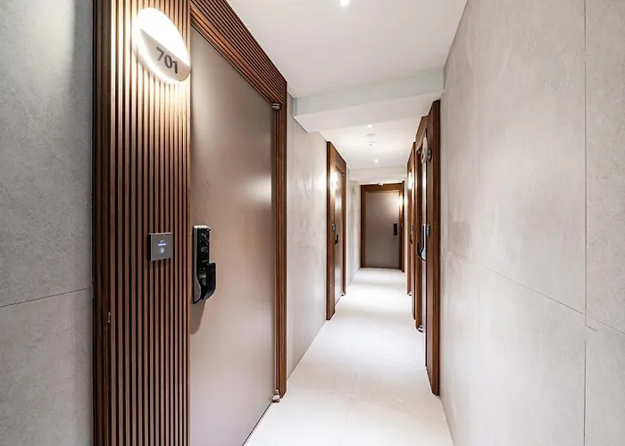 Sinchon Apl Hotel