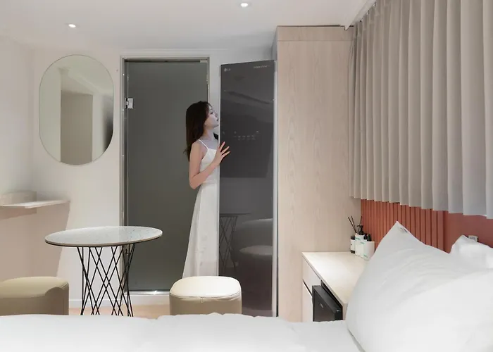 Sinchon Apl Hotel