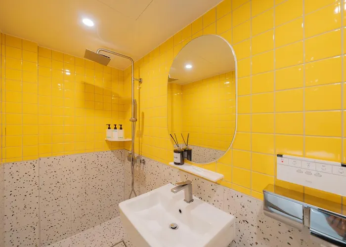 Sinchon Apl Hotel