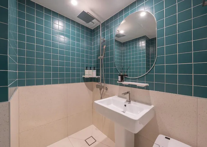 Sinchon Apl Hotel *